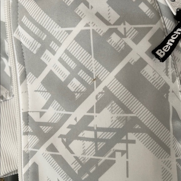 Bench zip up sweater - Picture 8 of 9